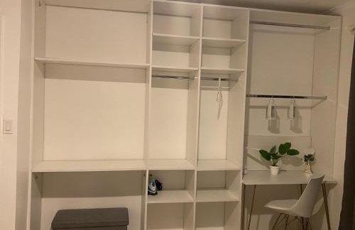 Beautiful House 7 min from Miami Airport w FREE parking - Photo 34