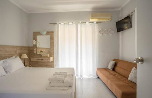 Aggelos Apartments & Deluxe Studios - Photo 17