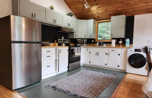 Rustic Catskills Cabin with Hot Tub and Mountain Views - Foto 7