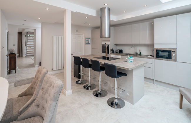 JOIVY Fabulous 4Br House W/Terrace At The Heart Of Notting Hill - Photo 13