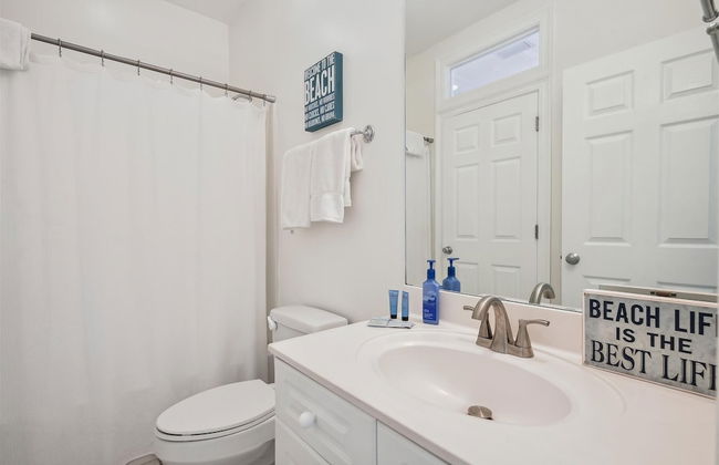 Just Beachy - 5 Bedroom Beach Front Home! Sleeps 20 Home by RedAwning - Foto 28