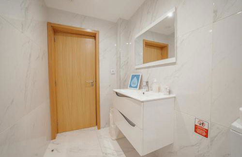 Pool & Cinema Villa by Vacationy - Foto 158