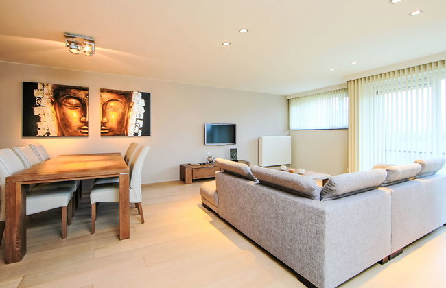 Cocoon with parking - Photo 5