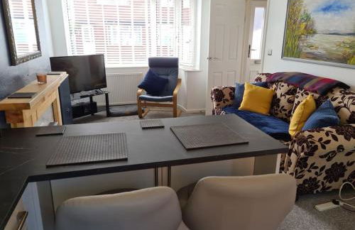 Semi detached quite location - Foto 10