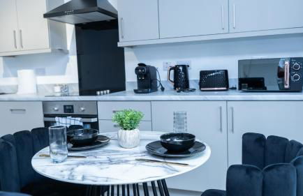 1BR Sleeps 4, 3 mins from City centre & Local Gems - Foto 13