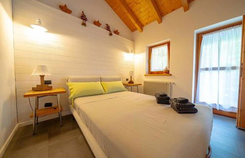 Cozy Stone Chalet Surrounded by Nature Samolaco - Foto 26