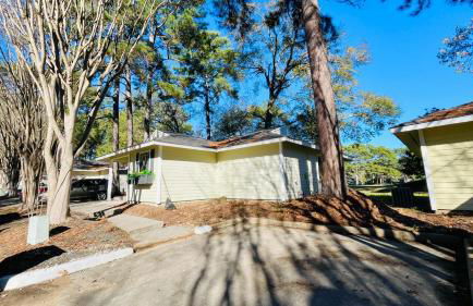 Resort Living near Lake Conroe - Photo 14