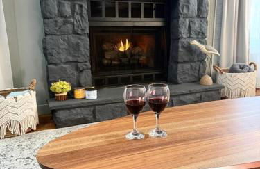 Pocono Chalet,Hot Tub,Arcade,Fireplace, Lake,Pool, Pet friendly, near Jim Thorpe No extra fees to use amenities - Foto 33