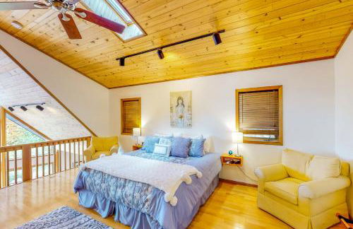 Hot Tub, Lake Views! All-Season Hinsdale Haven - Foto 14