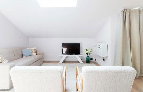 The Lake Suite Fiumelatte - Lake front apartment - Foto 13