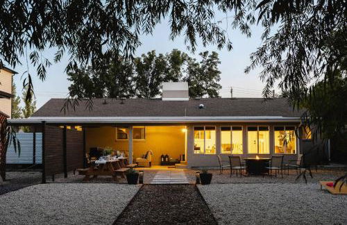 Midvale Station | Play•Relax•Repeat+ New King Bed! - Foto 38