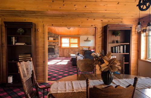 The Carriage House Walk to River Lake In Town - Foto 25