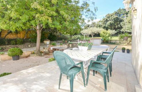 Stunning Home In Pujaut With Kitchen - Photo 17