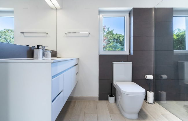 Luxury Almancil Villa With Heated Pool by Ideal Homes - Foto 46