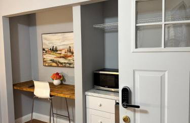 Cozy Room by Hofstra University - Photo 15