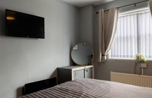 Getaway Accommodation with Pool Table and Jacuzzi! - Foto 13