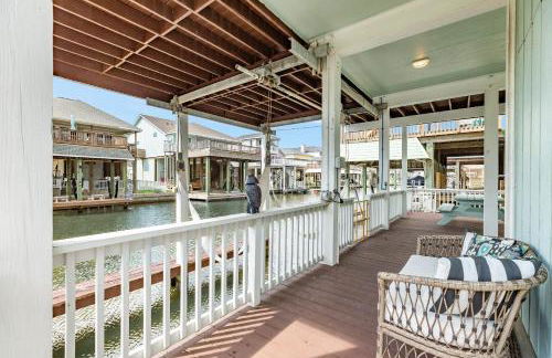 Saltwater Cowboys' Retreat - Bayfront Boat Slip & Hot Tub - Foto 5