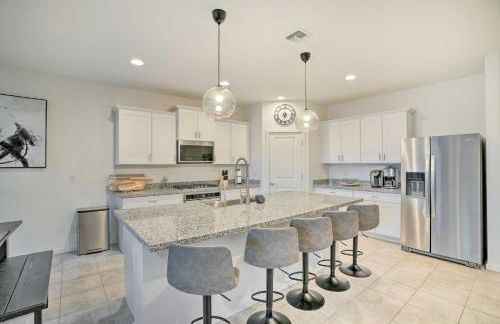 Hot Tub, Putting Green! New-Build Glendale Home - Foto 7