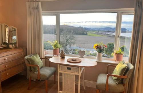 Blue Anchor House - Seaview, Hot Tub Apartments - Photo 9