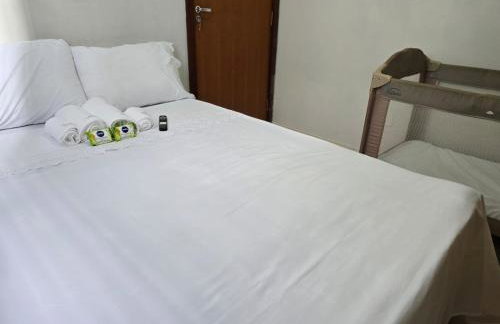 Edificio Hayannes - 01 Quarto - Cozinha - Banheiro - Garagem Coberta - Self Check in - Taxa Para Hospede Com Pets - Foto 2