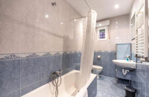 Tranquilo con Wifi y cercano al metro - Foto 17