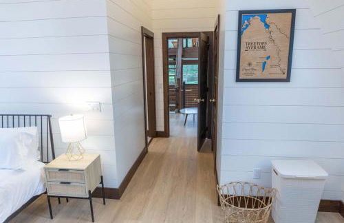 TreeTops Ayframe, Supersized AFrame on the River with Hot Tub - Foto 18