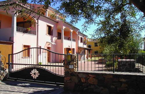 Lisa's lovely house - Photo 18