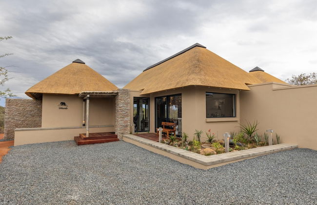 Villa Uthando Stylish Brand new Villa With Amazing Views - Photo 42