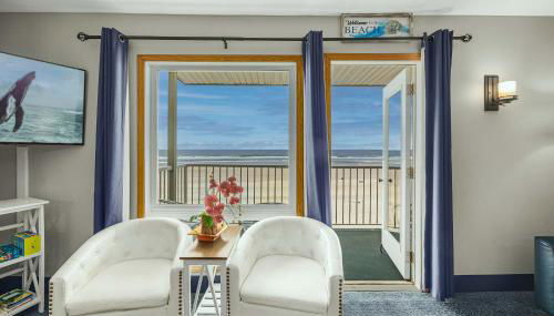 Oceanfront Suite - Sleeps Six - Pool & Hot Tub - Foto 3