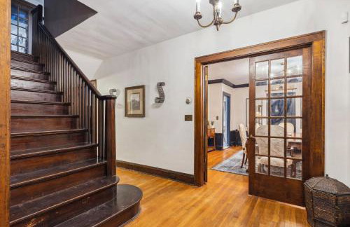 Steps to Edgewater - Sleeps 14 - Fun Game Room Retreat - Foto 9