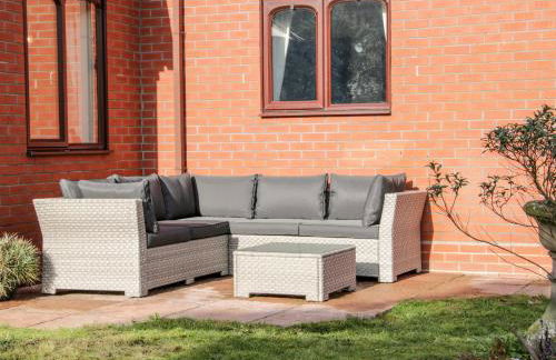 Court Farm - Photo 32