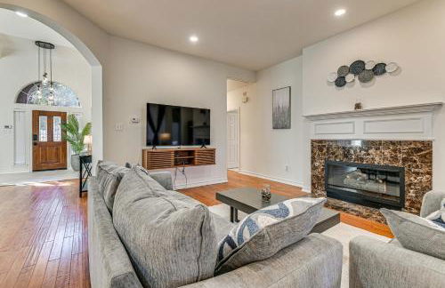 Elegant Home with Private Patio, 2 Mi to UTD Campus! - Photo 5