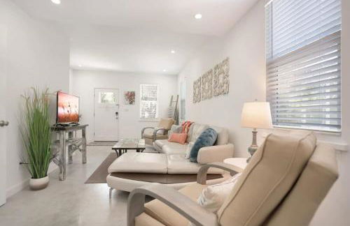 Downtown Home with Hot Tub, BBQ, Near Ice Plant! - Foto 8