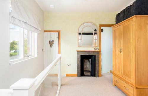 CV37 9HF The Tack Room Shottery · Charming 1Bed in Shottery with secure Parking Pass The Keys - Photo 18