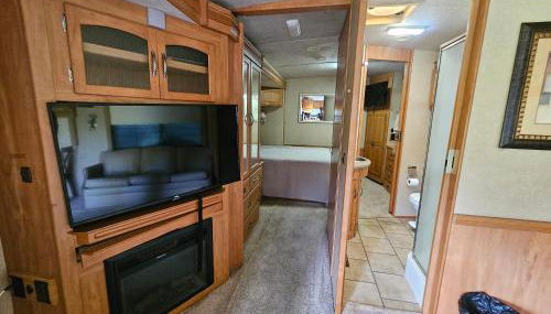 Majestic Quick Stop RV on Farm - Photo 2