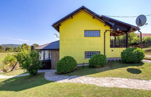 2 Bedroom Beautiful Home In Plaski - Photo 14