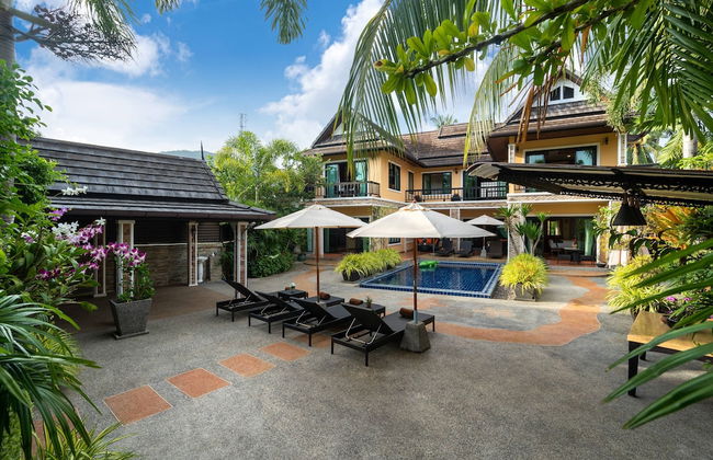 Bright Luxury Villa W Garden Pool & Sauna - Photo 32