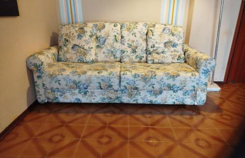 Sea View Apartment with Terrace & Free Parking - Photo 4