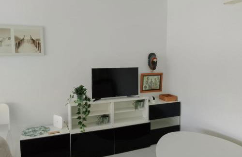 Apartamento con parking gratuito a 500 m de la playa - Photo 4