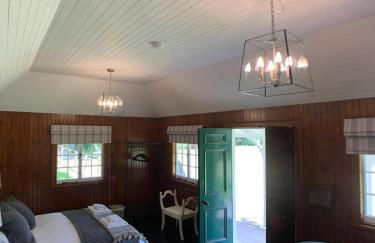 Couples Unique Stay in Bowling Club newly upgraded - Photo 5