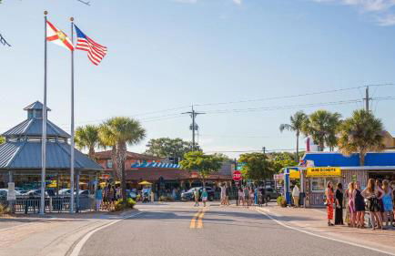 Village Breeze - Heated Pool, Private Patio, Village and Beach! - Foto 20