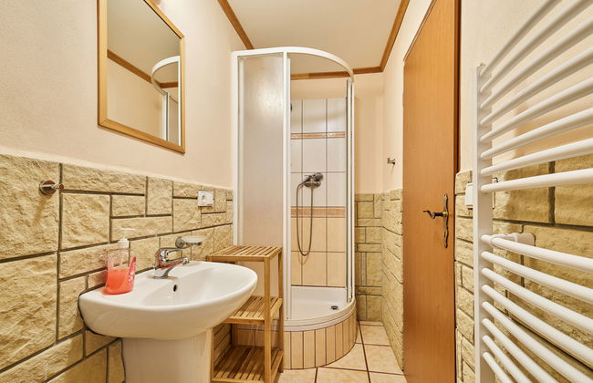 1 bedroom Apartment in Stárkov with swimming pool and garden - Photo 15