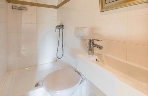 4 Bedroom Nice Home In Zgaljici - Foto 51