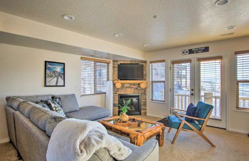 2-Condo Property with Mtn Views by Golf and Ski Resort - Foto 1