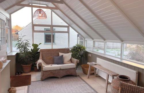 Beekeeper's Cottage - Foto 24