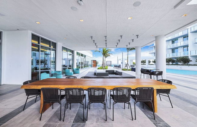 Spacious 2-Bedroom Apartment - Photo 32