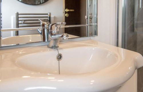 Tesseyman Lodge - Photo 12