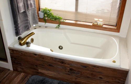 Kathys Cabin, King Bed, Hot Tub, Near-NAU & Downtown attractions, Perfect Year-Round Mountain Getaway - Photo 28