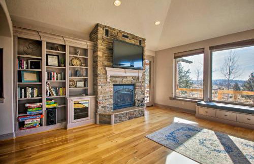 Grand Cabin with Hot Tub and Views - 3 Miles to Hiking - Foto 8