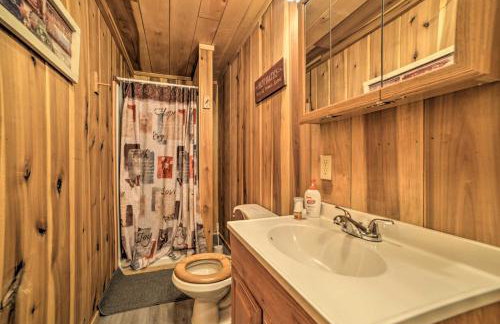 Remote Kentucky Cabin with Fire Pit and 2 Ponds - Foto 14